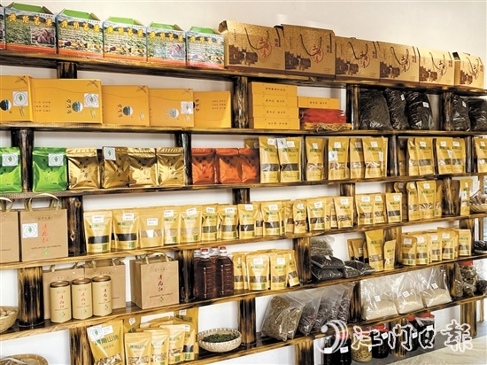 黃角山貨店成為那吉鎮(zhèn)優(yōu)質(zhì)農(nóng)產(chǎn)品的展示窗口。