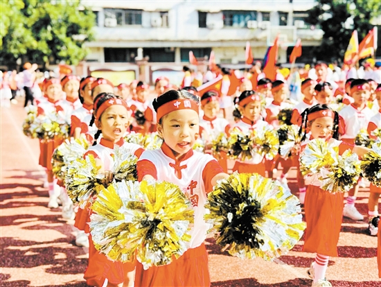 長沙街道僑園路小學(xué)開幕式精彩紛呈。