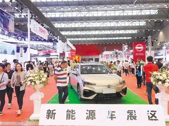 “五一”車展將設(shè)置新能源汽車展區(qū)。