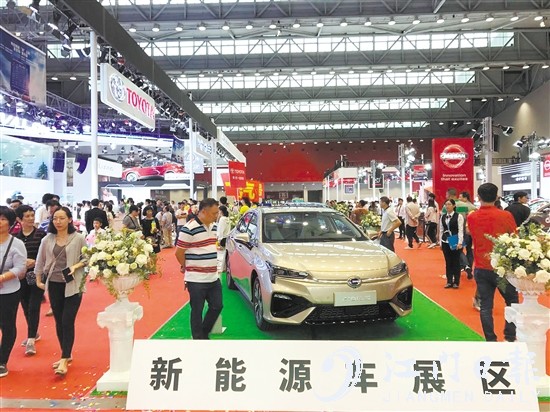 “五一”車展將繼續(xù)設置新能源汽車展區(qū)。