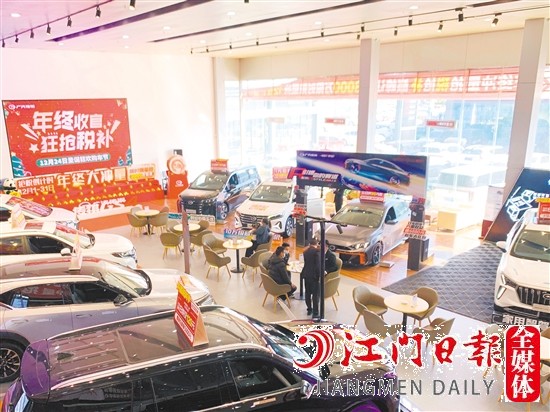 造車新勢(shì)力的中心店不但外形與傳統(tǒng)的4S店類似，功能也比較類似。